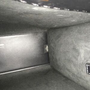 FENDI ROMA MEDIUM SUNSHINE TOTE (BLACK/GOLD)